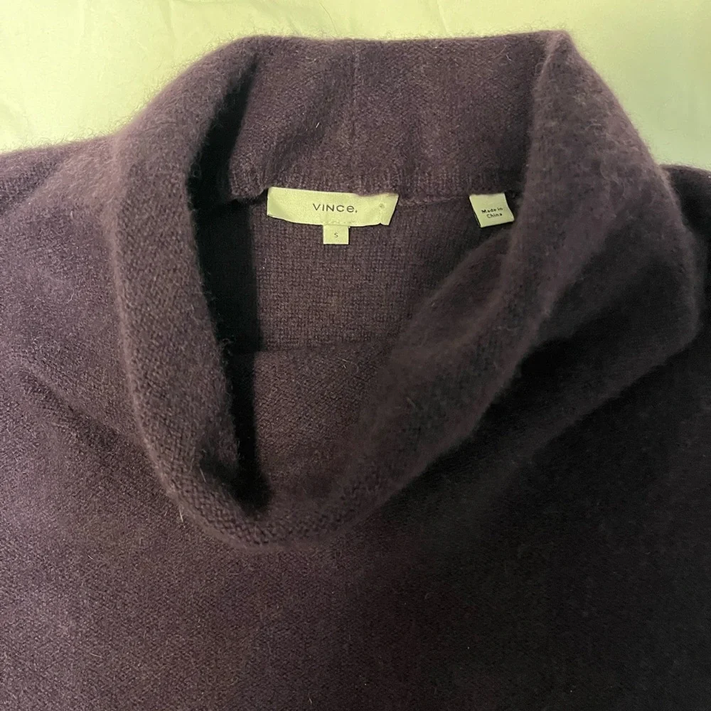 Vince Cashmere cowl neck Sweater - Picture 2 of 3